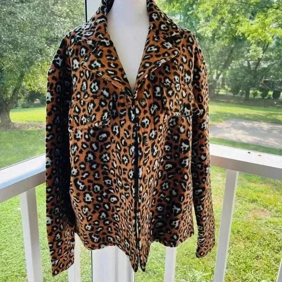 Simply Southern animal print shacket large - Picture 2 of 8